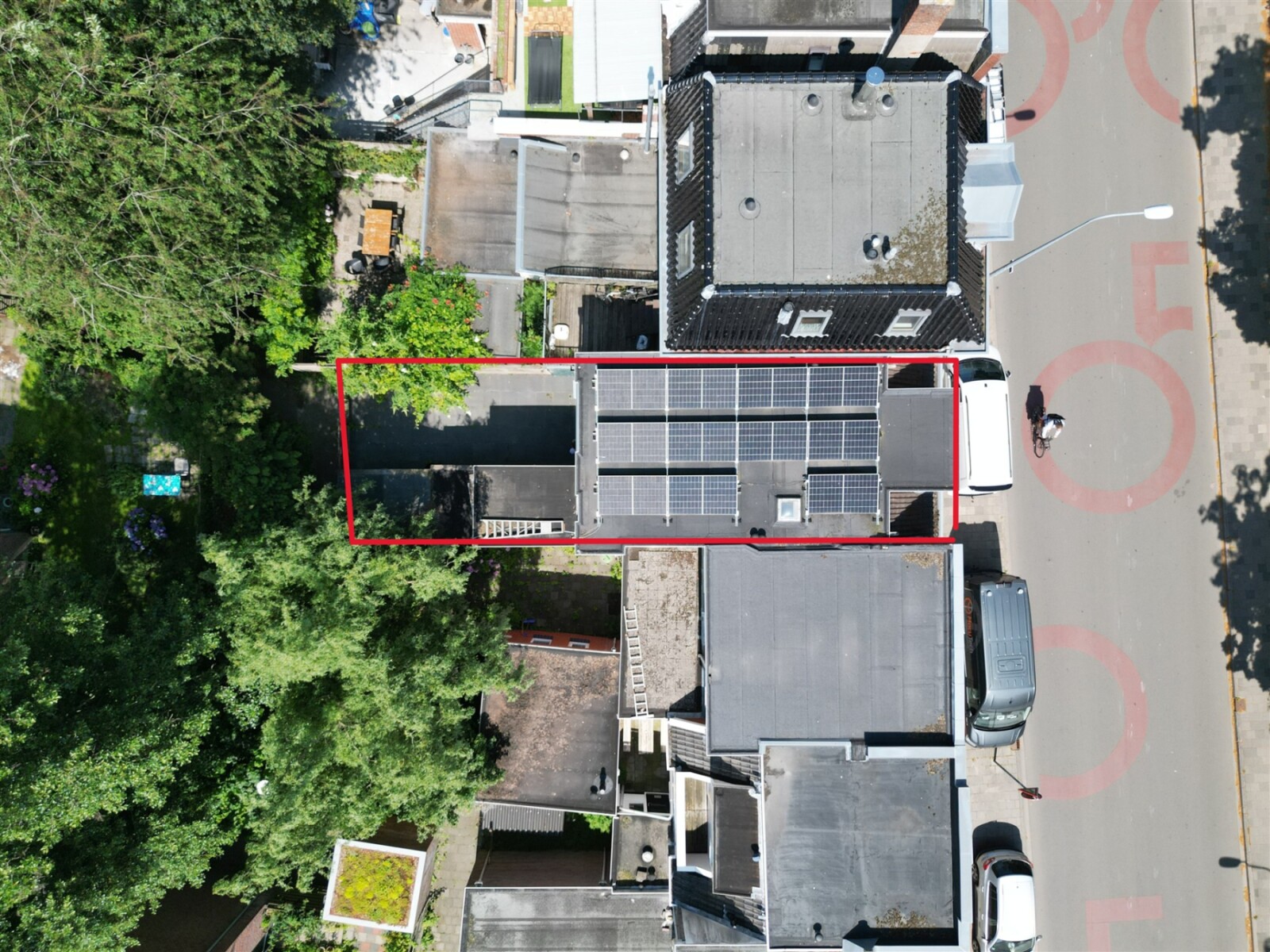 22 v32