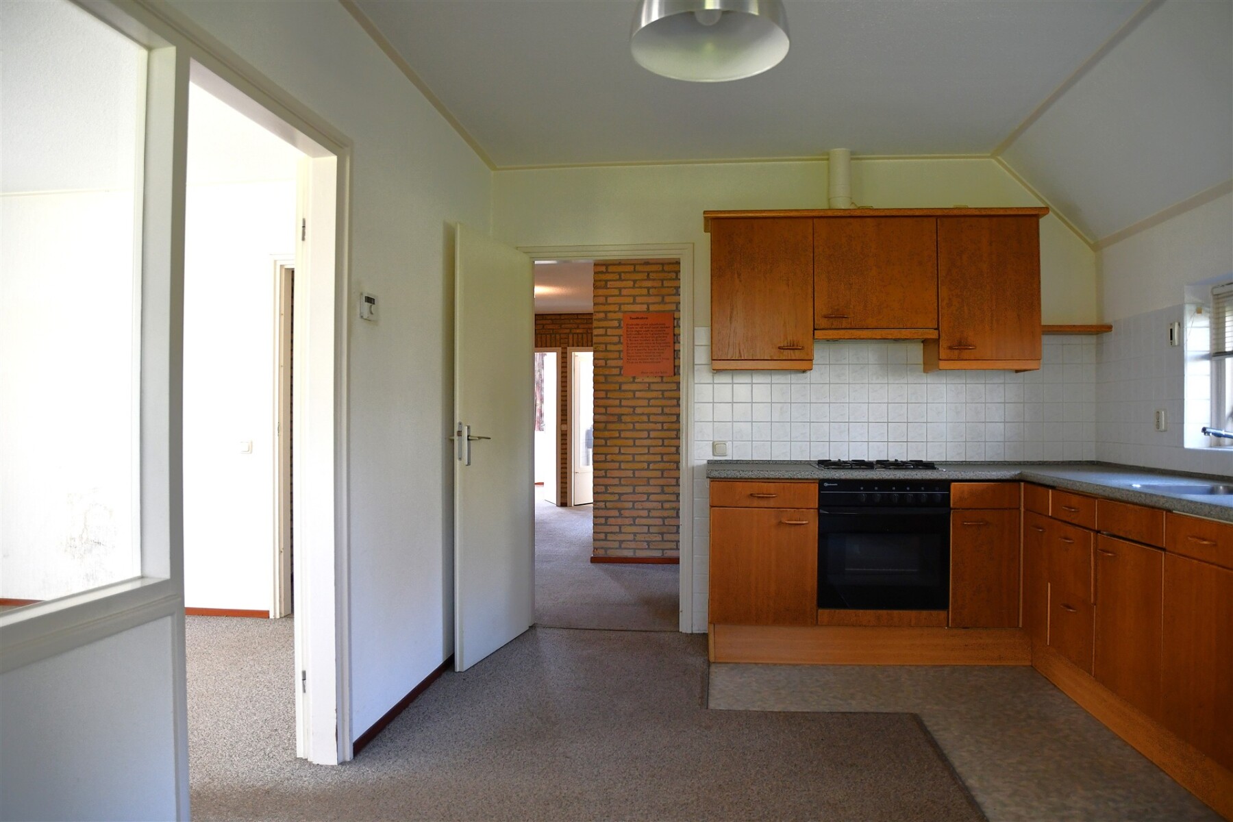 23 v22